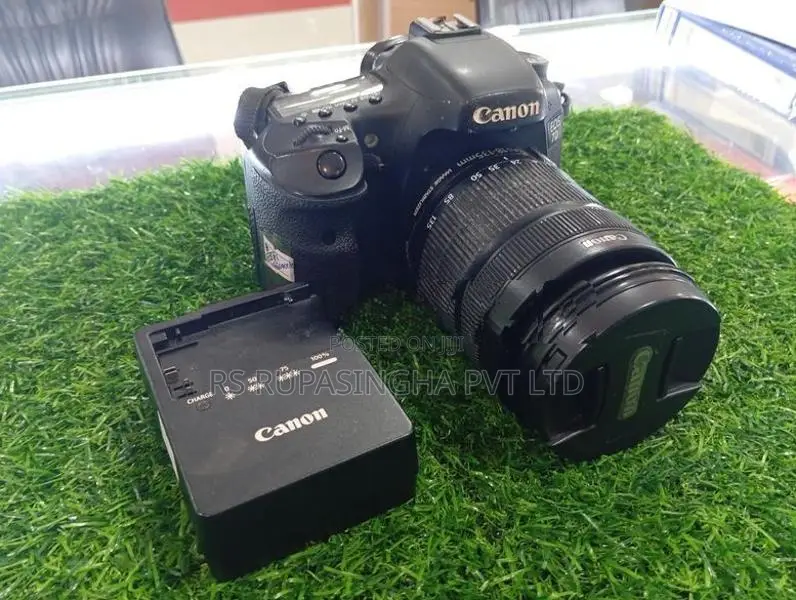 Canon Eos 7D DSLR Camera