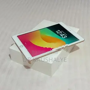 Apple iPad (2018) with Pencil