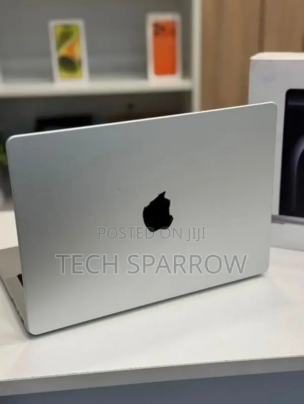 Apple MacBook Pro M3 18GB / 512GB