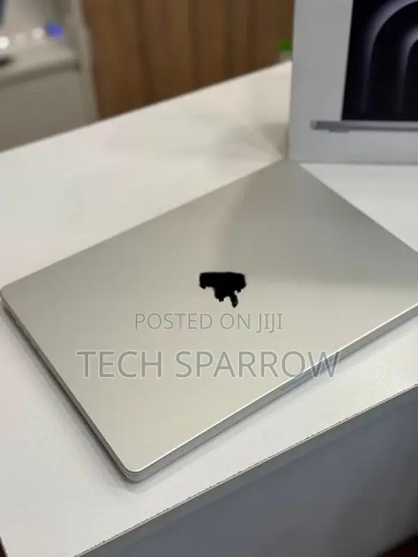 Apple MacBook Pro M3 18GB / 512GB