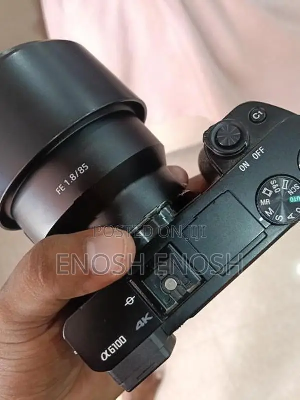 Sony a6100 With 85 Mm F 1.8 Lens