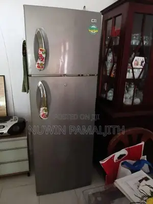 LG - Refrigerator