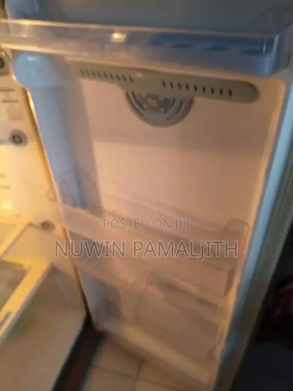 LG - Refrigerator