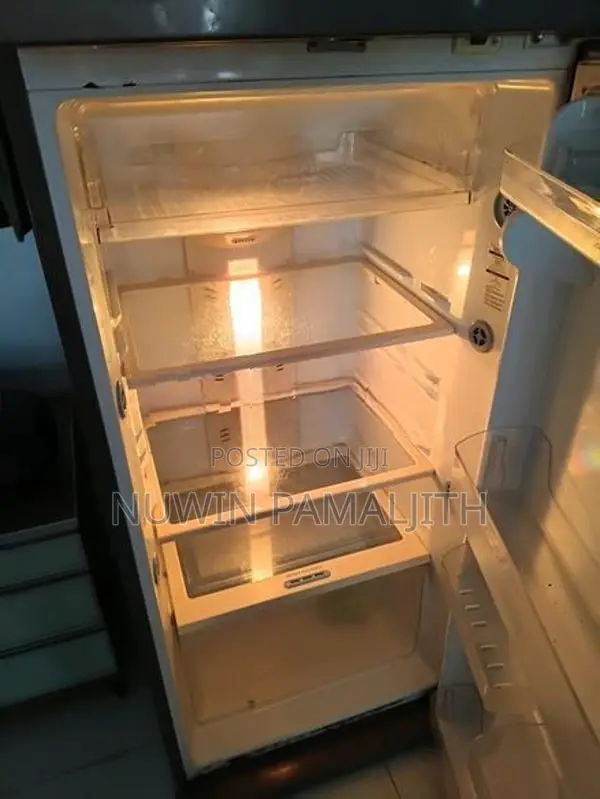 LG - Refrigerator