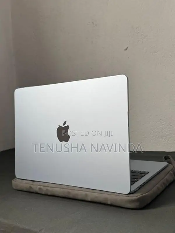 MacBook Air M5 16GB/512GB Sky Blue 2026 (මුදල් හදිසියකට විකිණීමට)