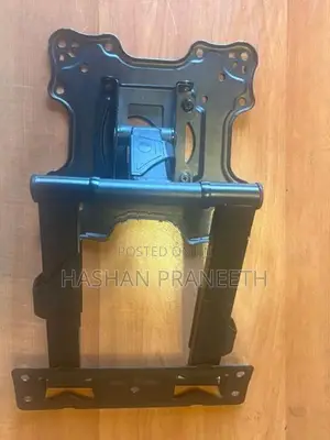 The Universal TV Wall Mount (14-40")
