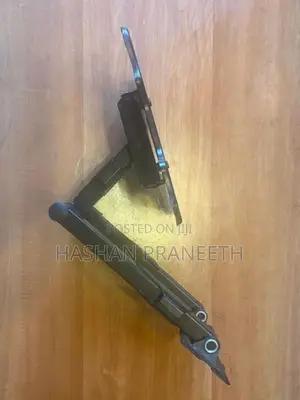 The Universal TV Wall Mount (14-40")