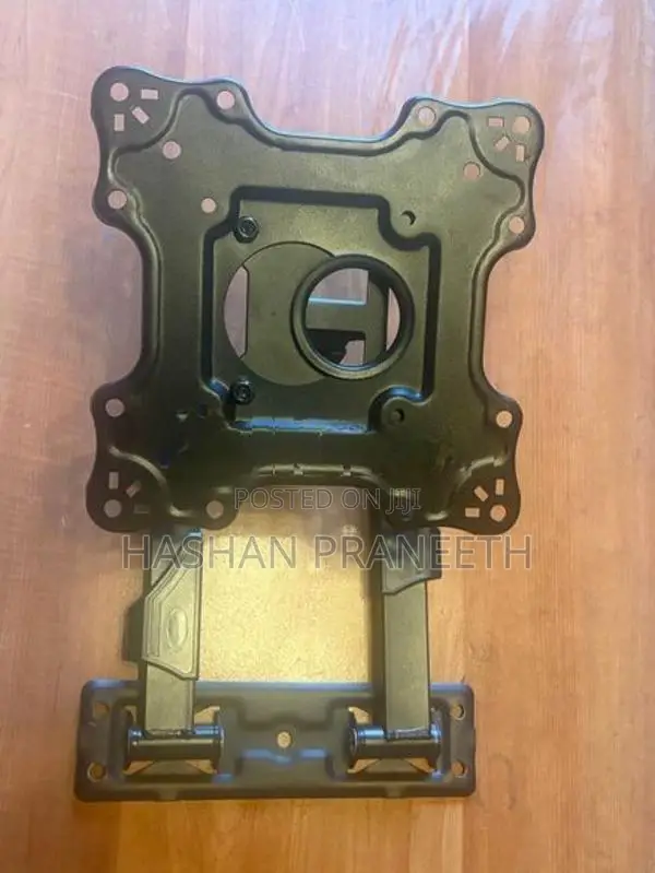 The Universal TV Wall Mount (14-40")