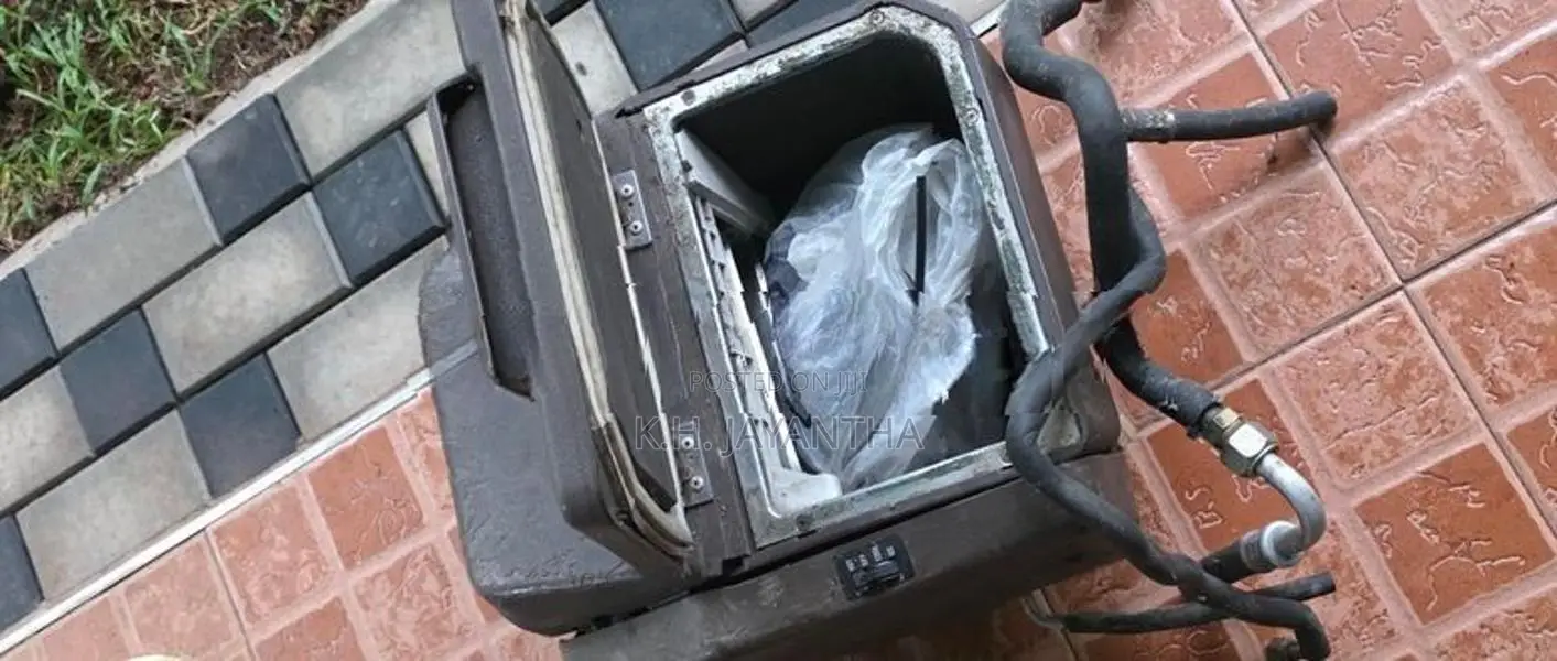 Portable Hot & Cold Box / Ice Maker