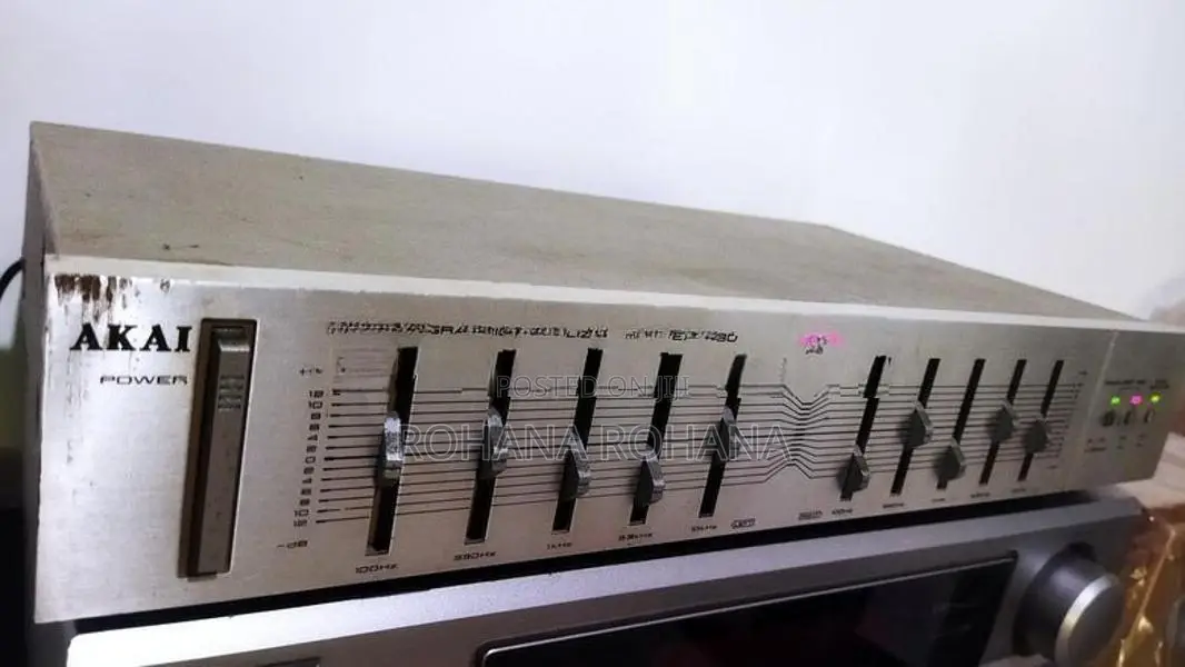Akai Stereo Equalizer