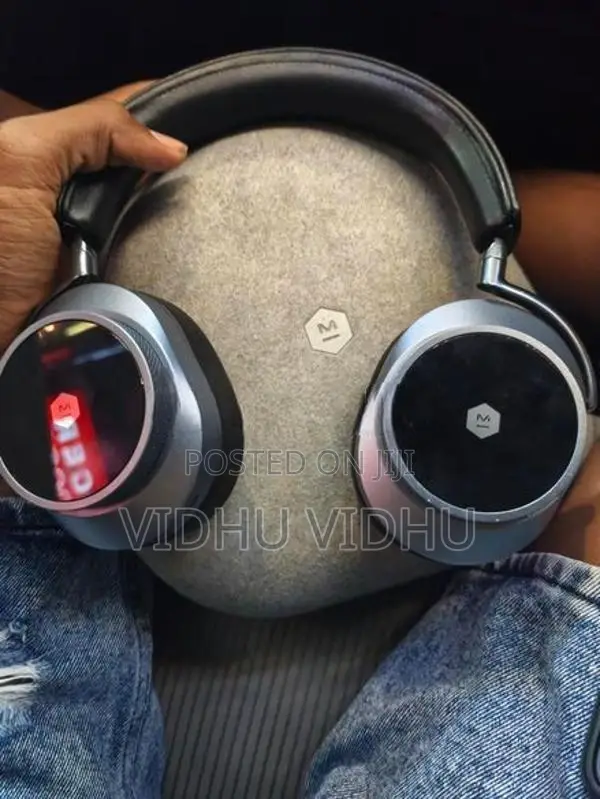 Headphone