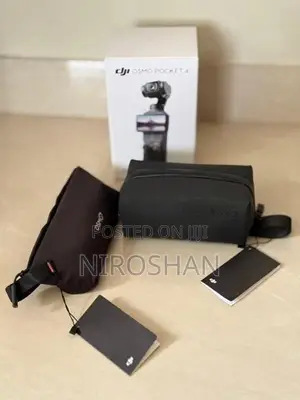 DJI Osmo Pocket 4 Creator Combo