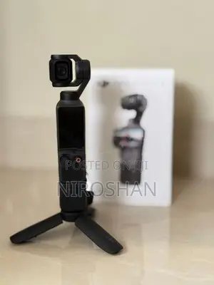 DJI Osmo Pocket 4 Creator Combo