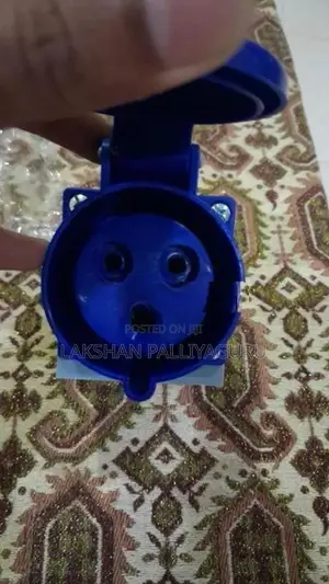 32a 3-Pin Wall Mount Socket