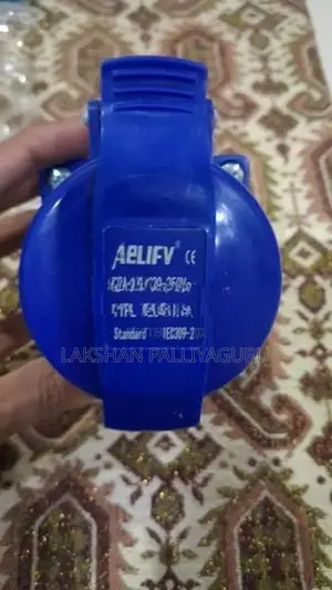 32a 3-Pin Wall Mount Socket