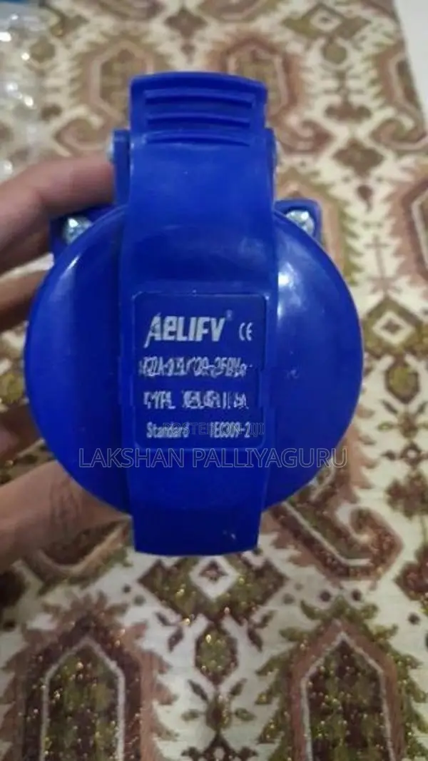 32a 3-Pin Wall Mount Socket