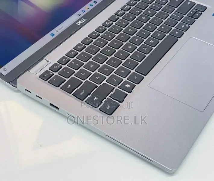 core i3 12th Gen Dell Latitude 5330 256GB 8GB