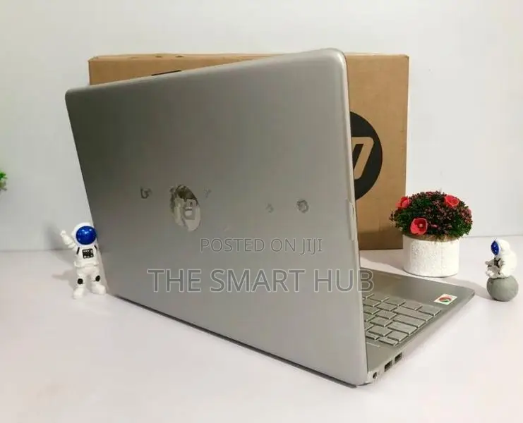 HP AMD Ryzen 7 5700U 8GB RAM 512GB NVME Professional Laptop