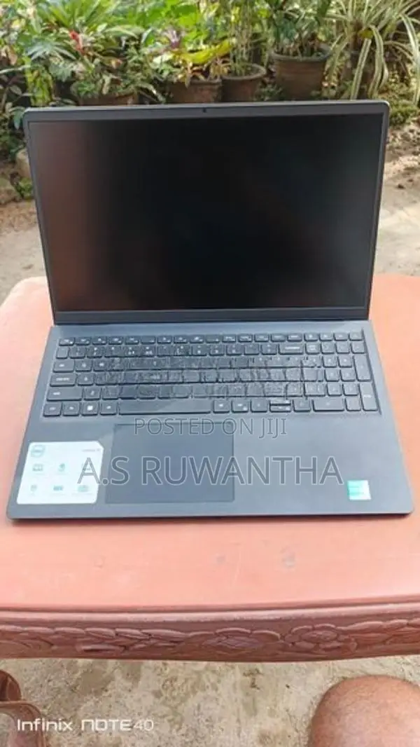 Dell Inspiron 3530