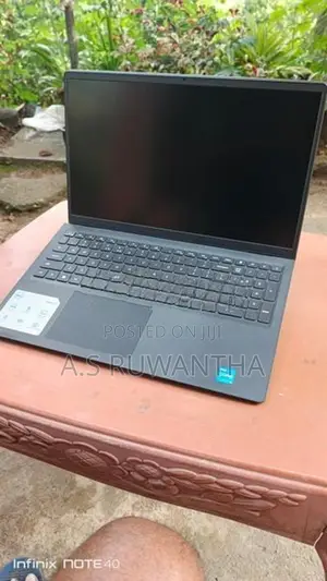 Dell Inspiron 3530