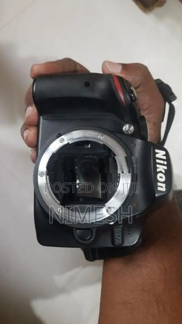 Nikon D3200 With Accessories