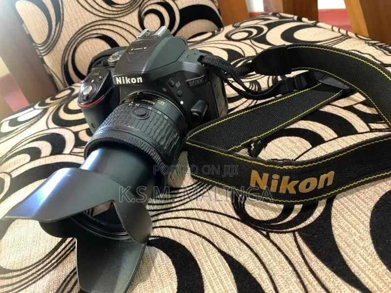 Nikon D5300 with 18-55mm Kit Lens
