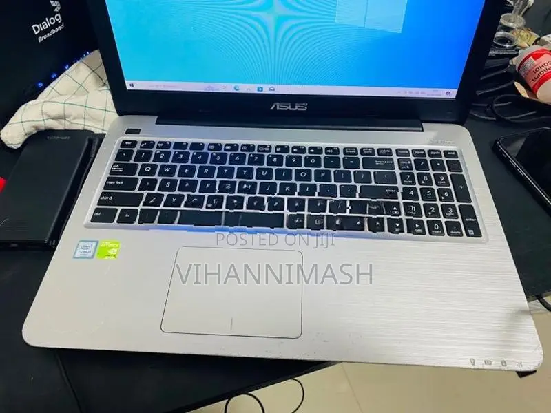 ASUS X556U 8GB RAM 128GB SSD 1TB Hard