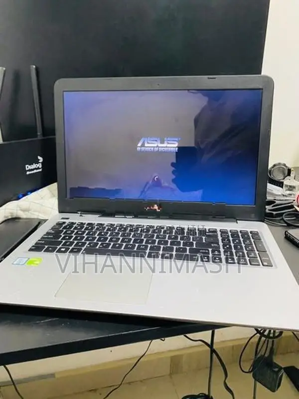ASUS X556U 8GB RAM 128GB SSD 1TB Hard