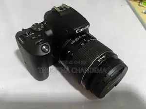 Canon 250D DSLR