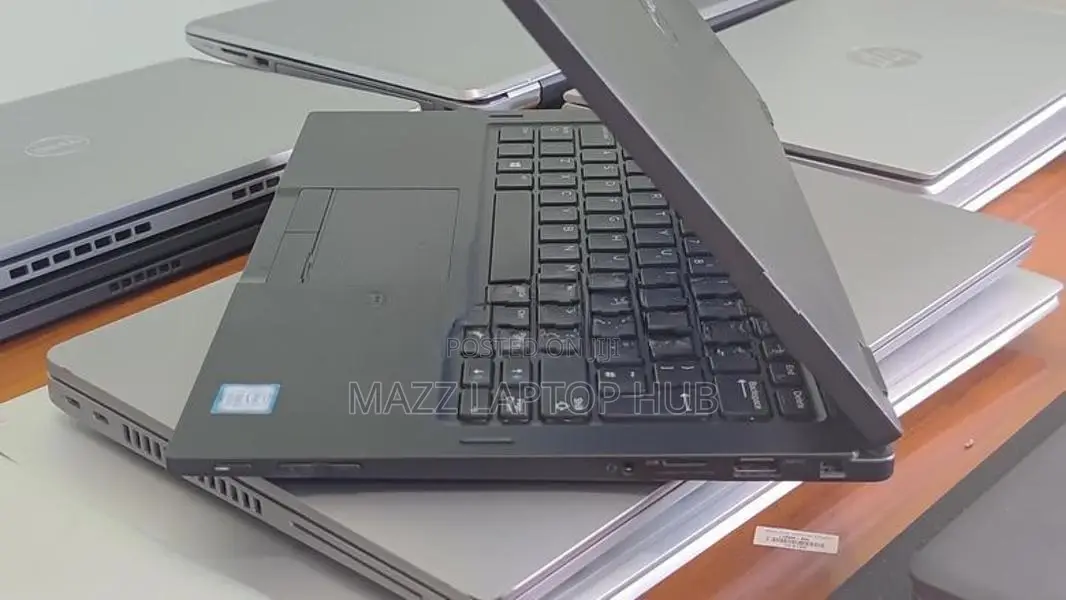 Dell Latitude 7390 2 in 1 i5 8th Gen 8GB RAM 256GB SSD