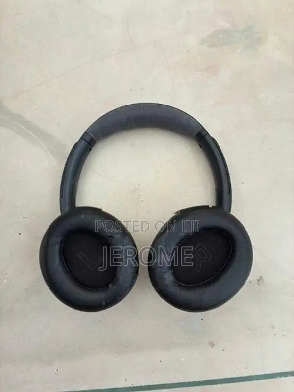 Soundcore q30 Overear Headphones
