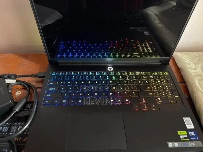 Lenovo legion 7i pro RTX 5080 32 GB RAM