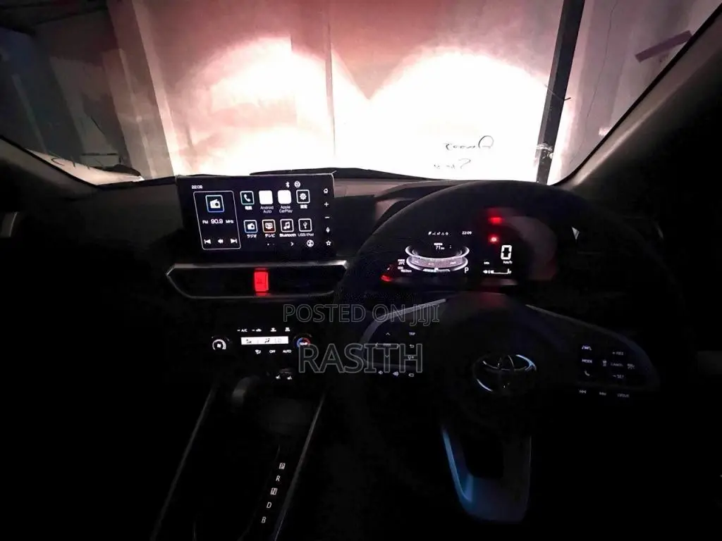 Toyota Raize Hybrid 2024 SUV Unregistered (Recondition)