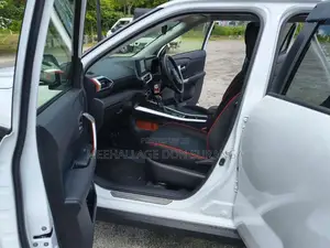 Toyota Raize Z Hybrid 2024 SUV Unregistered (Recondition)
