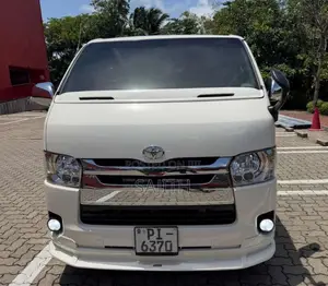 Toyota KDH 2014 Van (Used)
