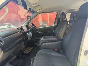 Toyota KDH 2014 Van (Used)