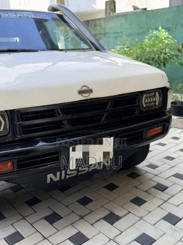 Nissan D21 1980 Crew Cab (Used)