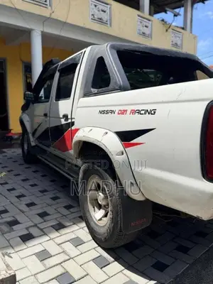 Nissan D21 1980 Crew Cab (Used)