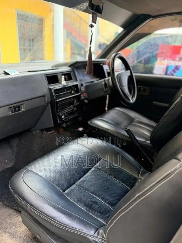 Nissan D21 1980 Crew Cab (Used)