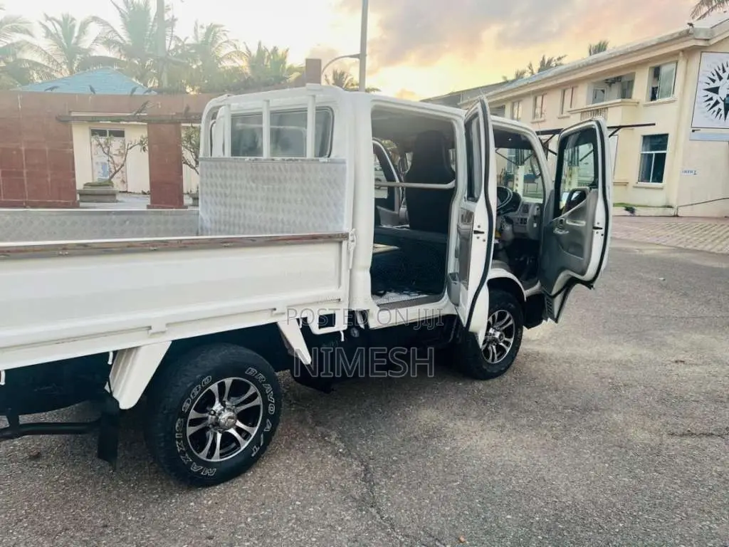 Toyota CrewCab 2006 Crew Cab (Used)