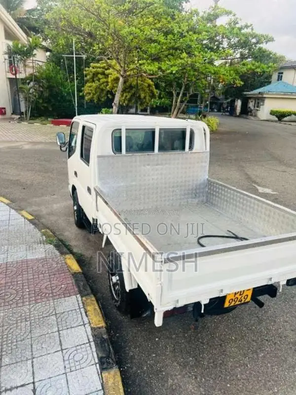 Toyota CrewCab 2006 Crew Cab (Used)