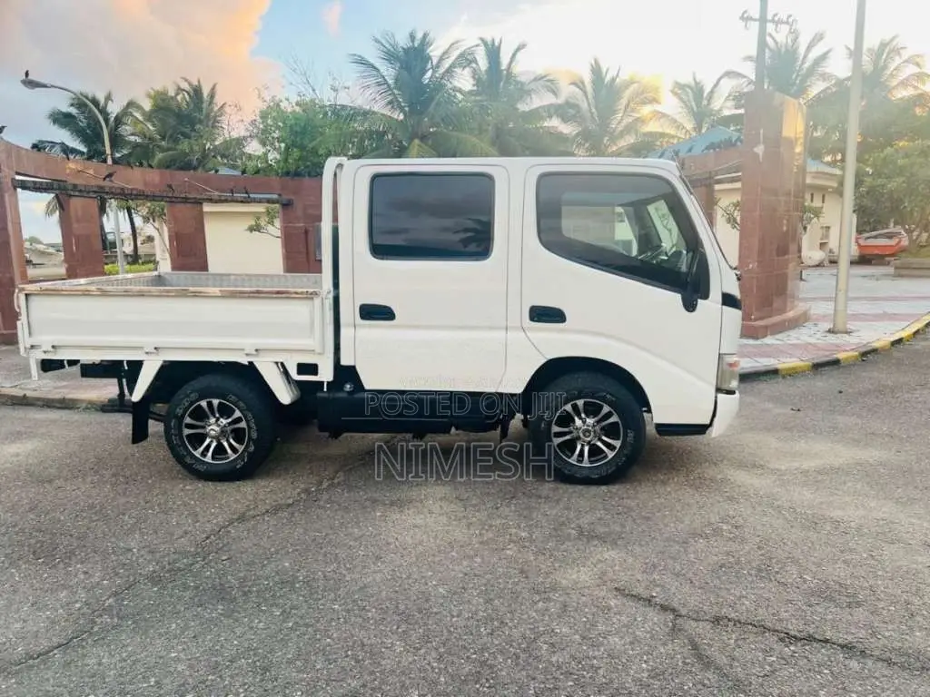 Toyota CrewCab 2006 Crew Cab (Used)