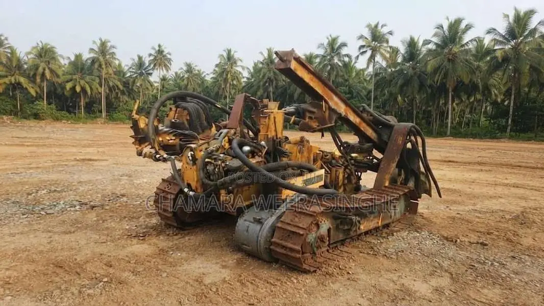 Other PILINING RIG 2011 Heavy-Duty (Used)