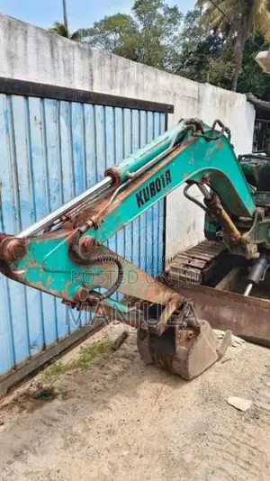 Kubota 30 2014 Heavy-Duty (Used)