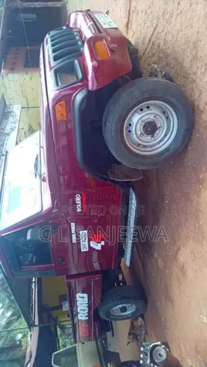 Mahindra Maxi Trak 2011 Pickup (Used)