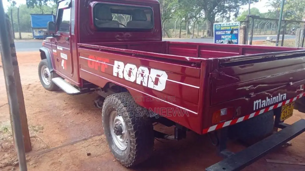 Mahindra Maxi Trak 2011 Pickup (Used)