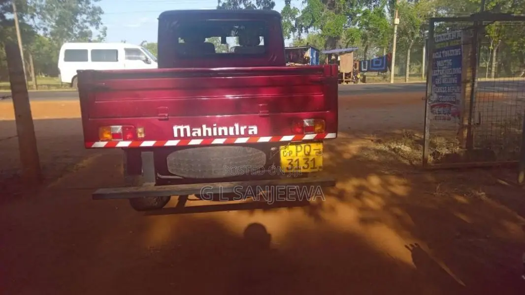 Mahindra Maxi Trak 2011 Pickup (Used)