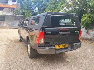 Toyota Hilux 2019 Pickup (Used)