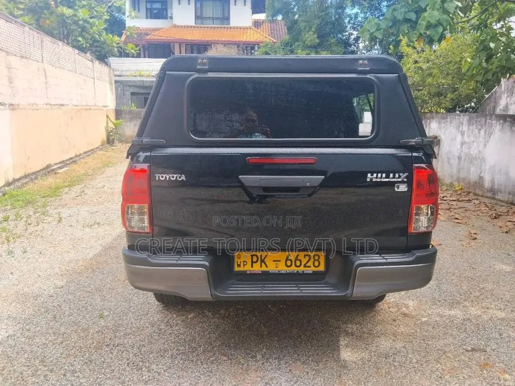 Toyota Hilux 2019 Pickup (Used)