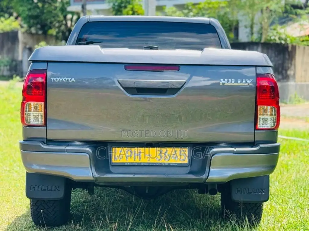 Toyota Hilux Revo 2016 Pickup (Used)